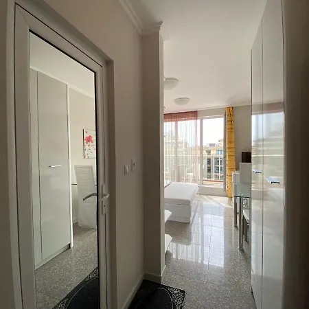 Апартаменты Admiral Plaza C52 Sunny Солнечный берег