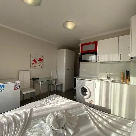 Admiral Plaza C52 Sunny *